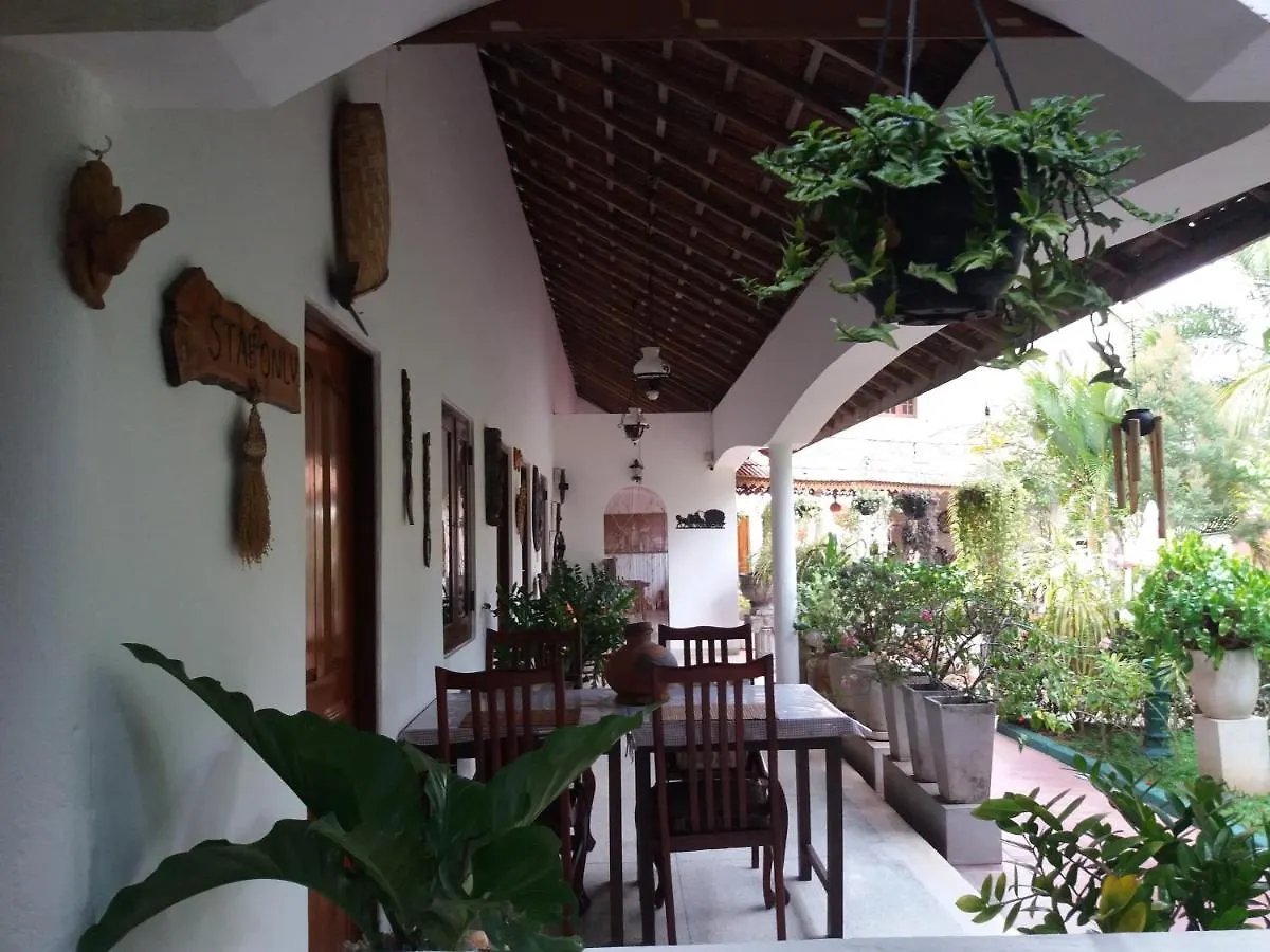 Embiente Guest House Negombo