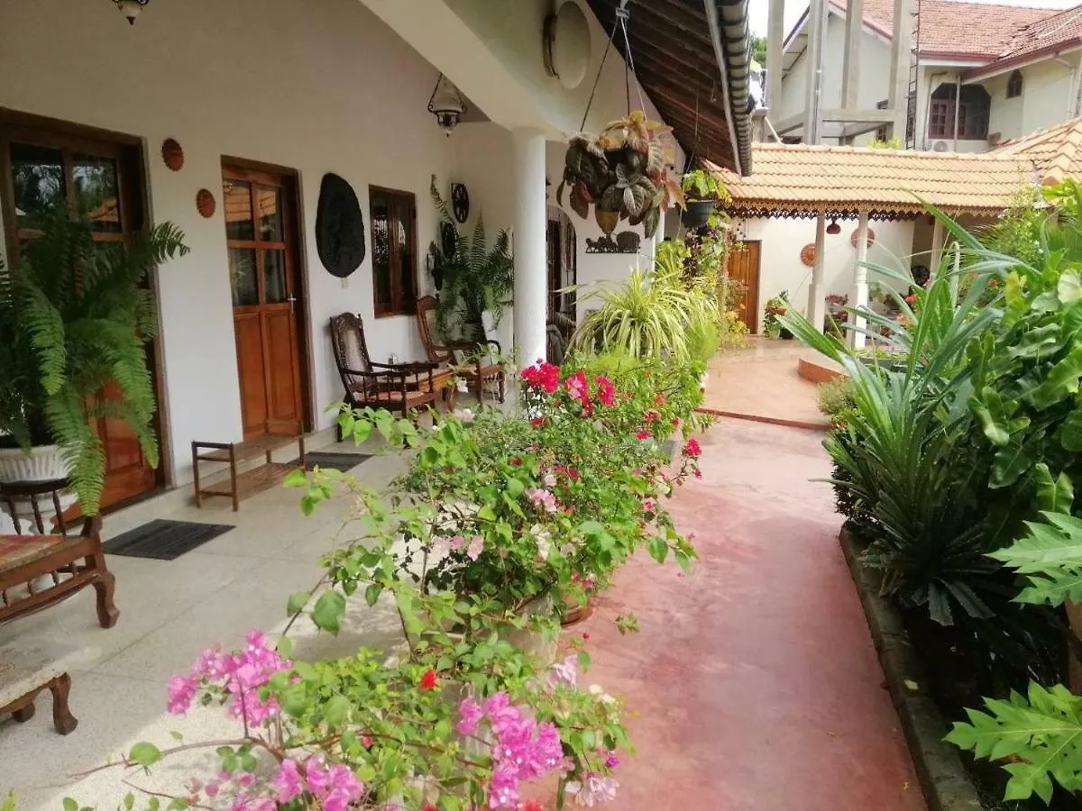 Embiente Guest House Negombo