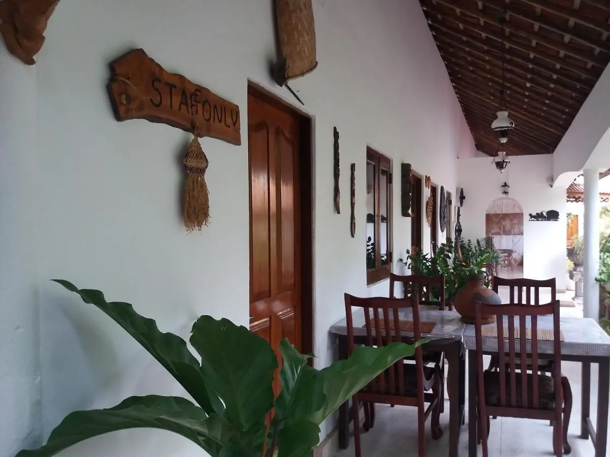 Embiente Guest House Negombo